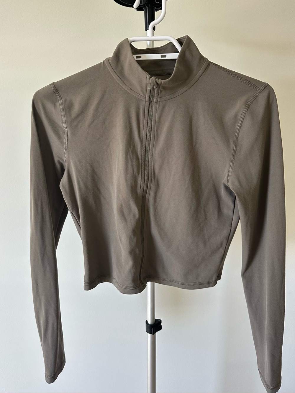NWOT Aritzia Golden Butter Cropped Jacket in taupe